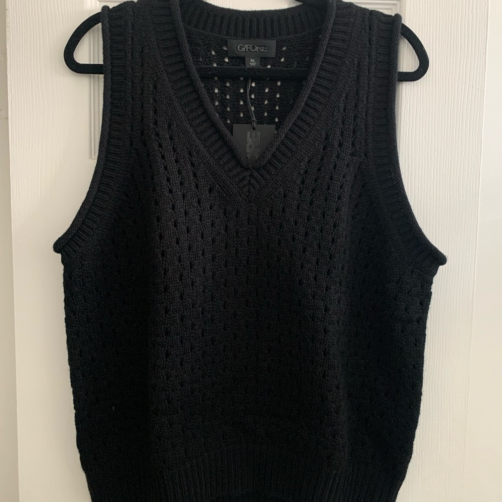 Black Knit Sleeveless Sweater Vest